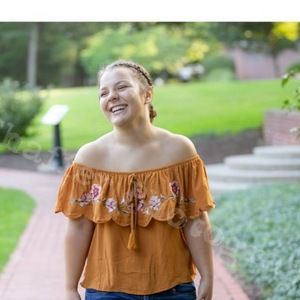 Meet your Posher, Emily